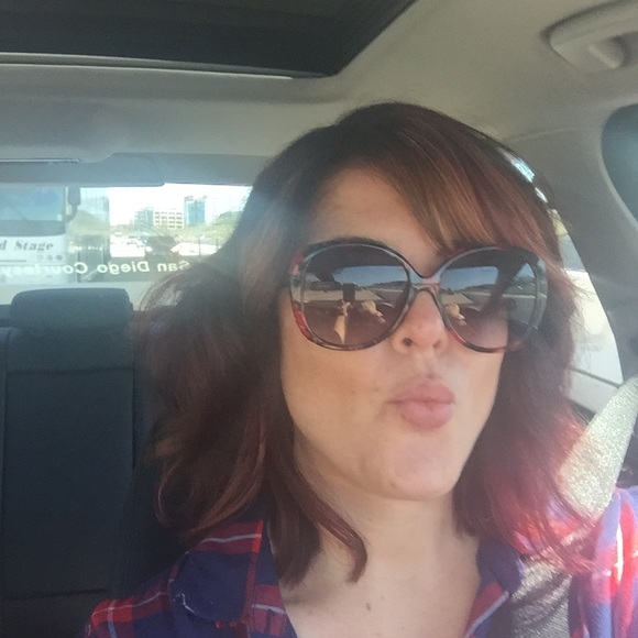 Meet your Posher, Nessa - Picture 8 of 12